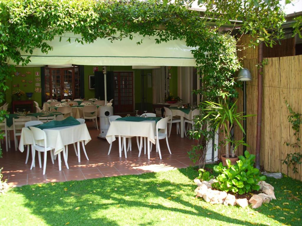 Hotel Sette Archi Bocca di Magra Exterior foto