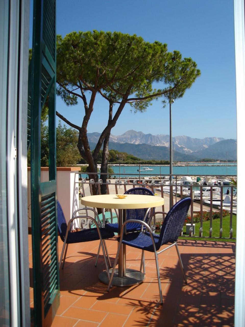 Hotel Sette Archi Bocca di Magra Exterior foto